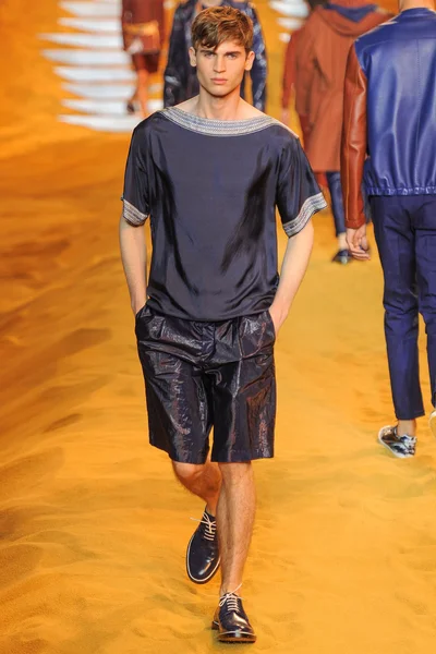 Look 22